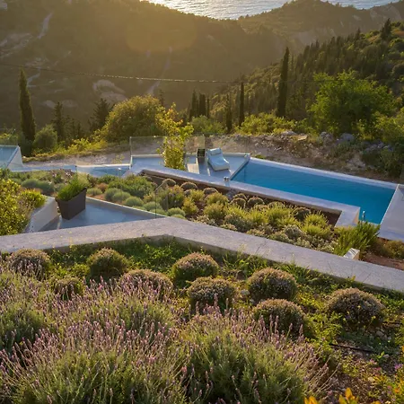 ホテル Anadeo & *