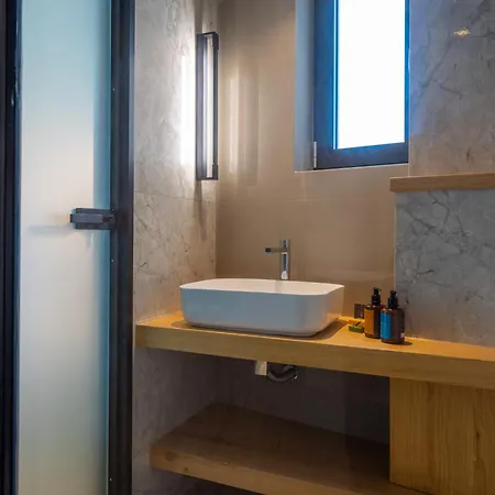 ホテル Anadeo & Exanthia