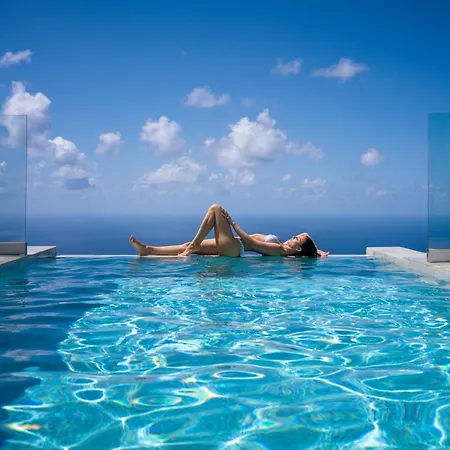 Anadeo & ホテル *