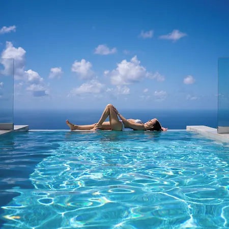 Anadeo & ホテル *