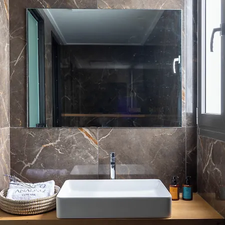 ホテル Anadeo & *