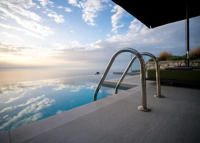 Anadeo Villas & Suites Hotel *
